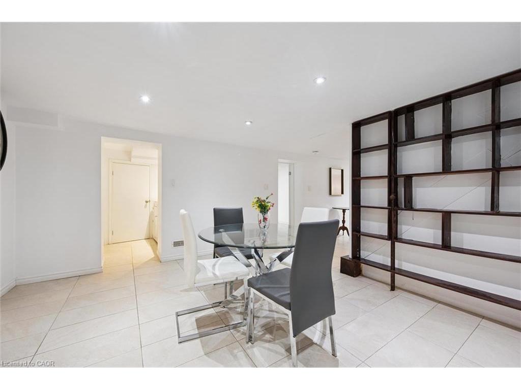 









18


Cambridge

Avenue, Lower,
Kitchener,




ON
N2B 1N4

