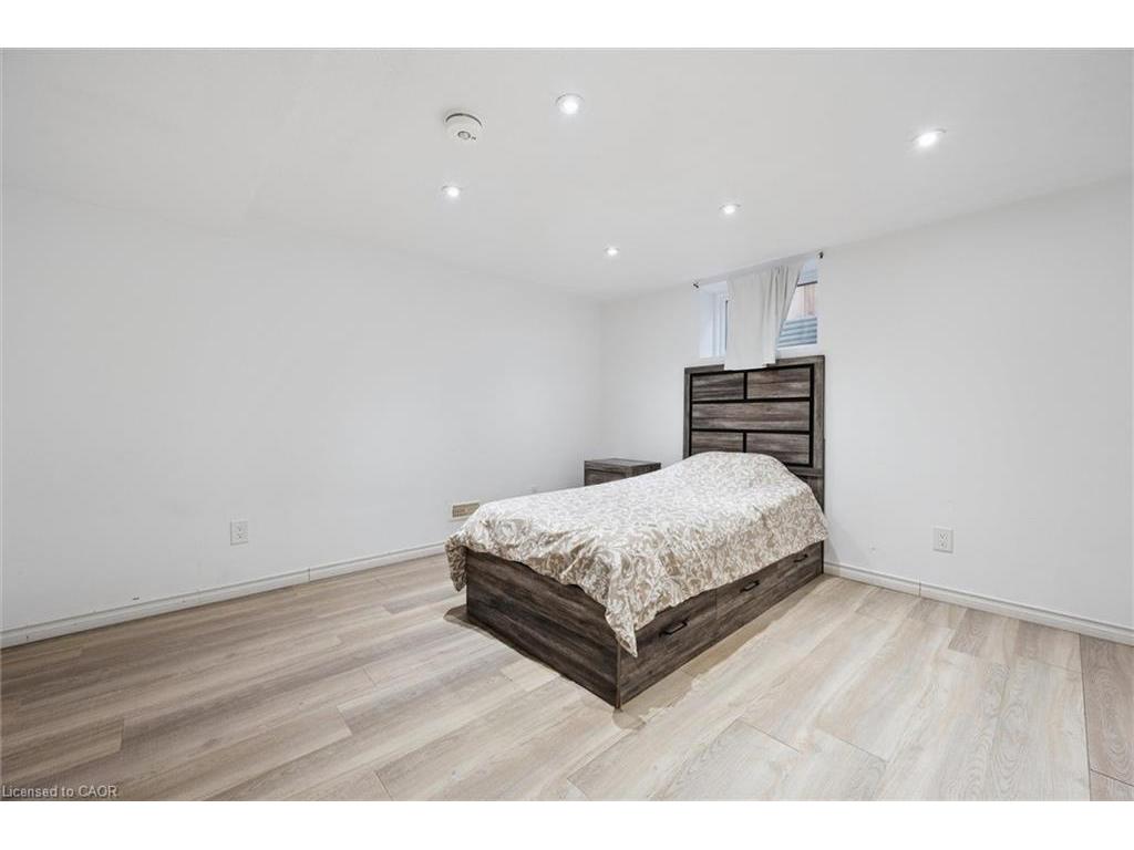 









18


Cambridge

Avenue, Lower,
Kitchener,




ON
N2B 1N4

