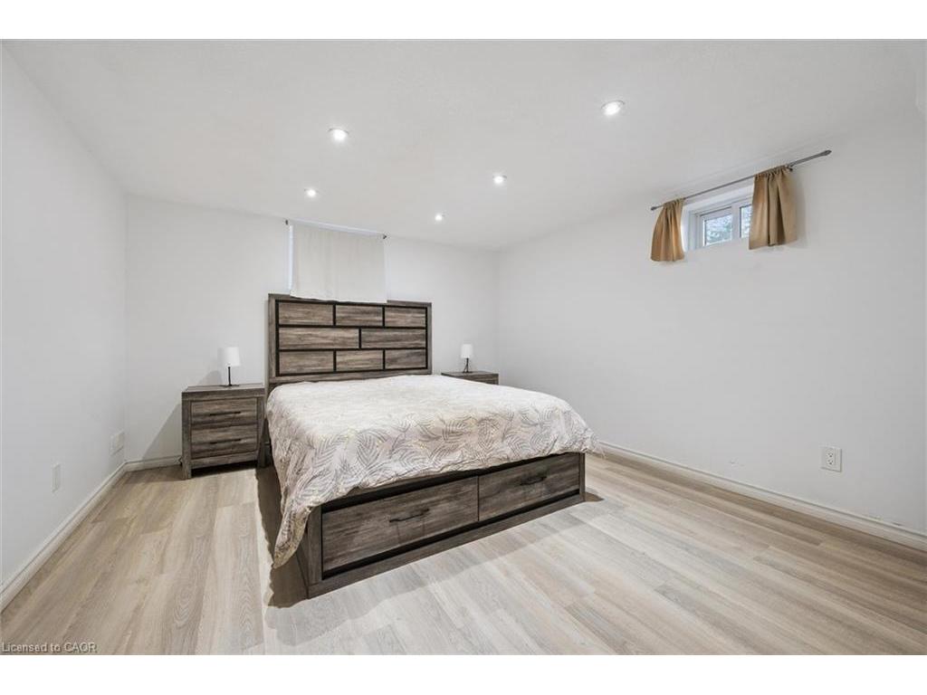 









18


Cambridge

Avenue, Lower,
Kitchener,




ON
N2B 1N4

