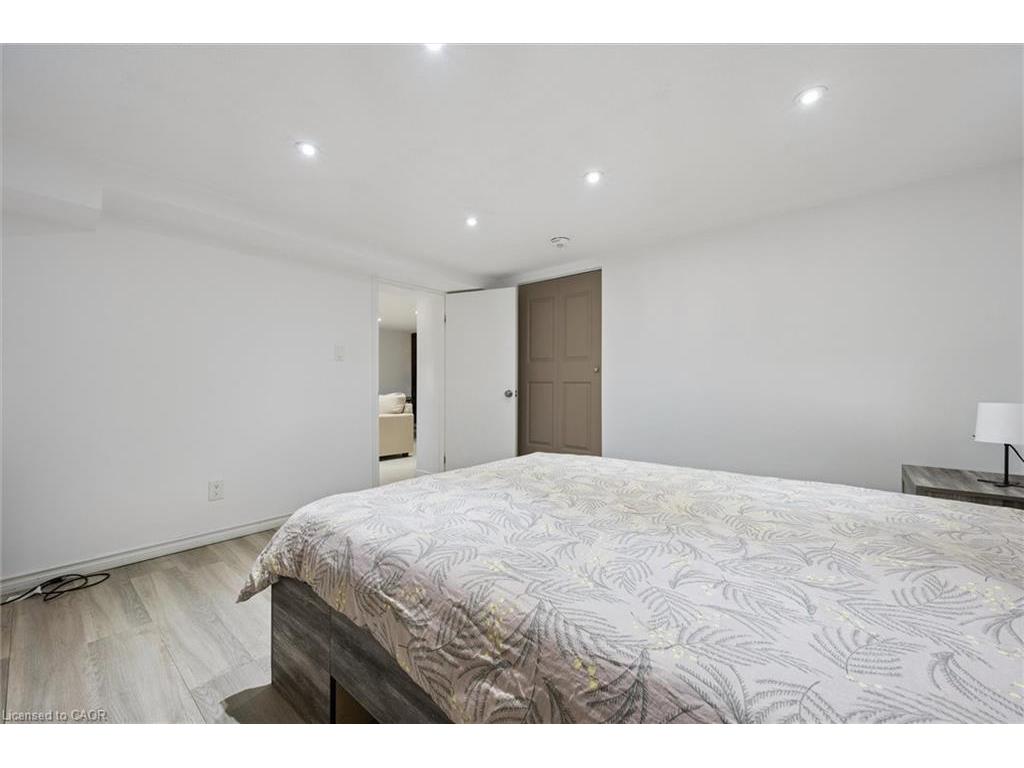 









18


Cambridge

Avenue, Lower,
Kitchener,




ON
N2B 1N4

