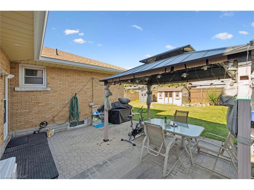 









18


Cambridge

Avenue, Lower,
Kitchener,




ON
N2B 1N4

