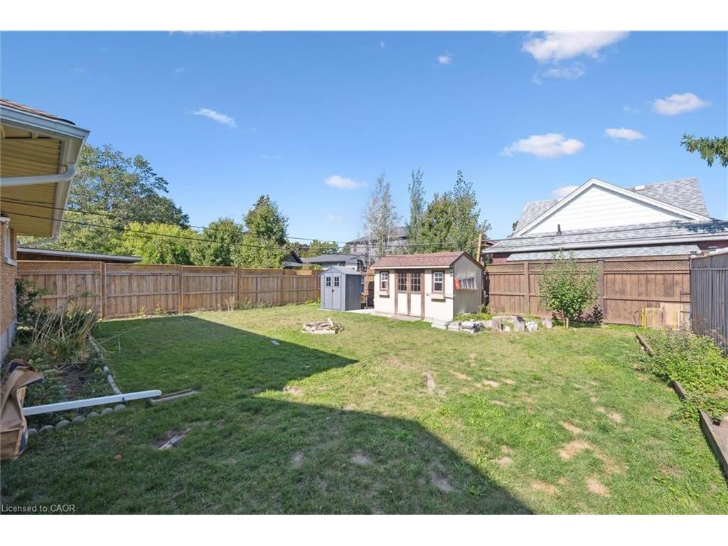 









18


Cambridge

Avenue, Lower,
Kitchener,




ON
N2B 1N4

