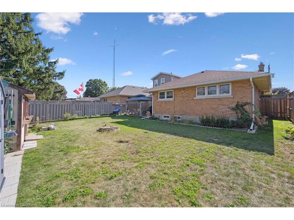 









18


Cambridge

Avenue, Lower,
Kitchener,




ON
N2B 1N4

