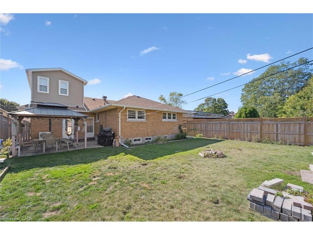 









18


Cambridge

Avenue, Lower,
Kitchener,




ON
N2B 1N4

