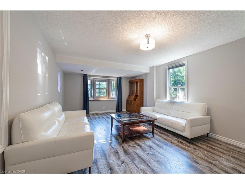 









12


Maple

Avenue,
Hamilton,




ON
L8G 2N9

