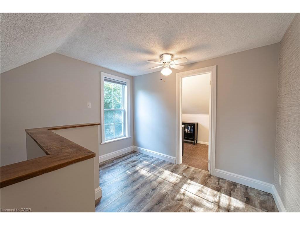 









12


Maple

Avenue,
Hamilton,




ON
L8G 2N9

