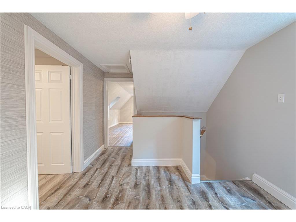 









12


Maple

Avenue,
Hamilton,




ON
L8G 2N9


