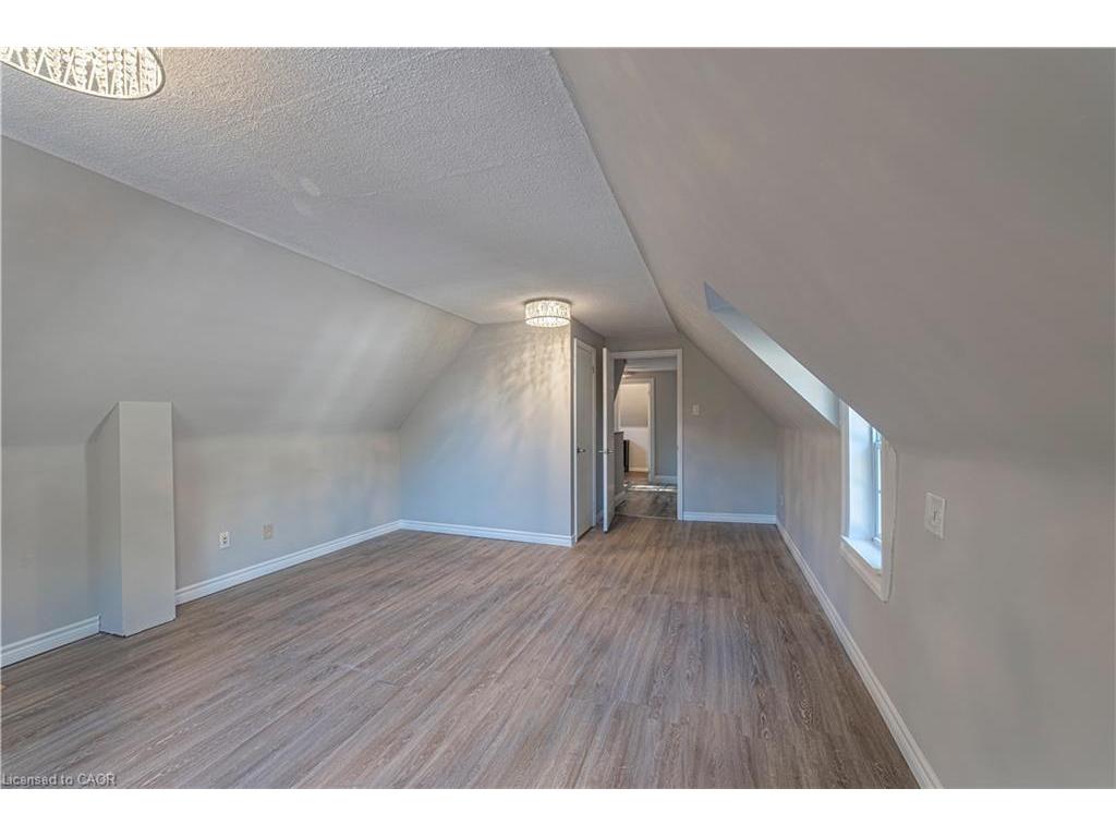 









12


Maple

Avenue,
Hamilton,




ON
L8G 2N9

