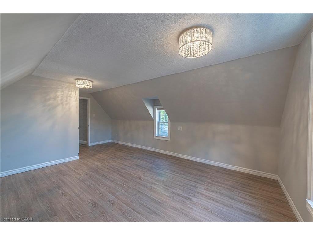 









12


Maple

Avenue,
Hamilton,




ON
L8G 2N9

