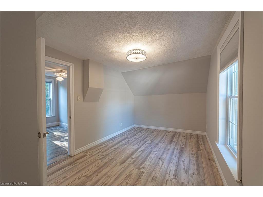 









12


Maple

Avenue,
Hamilton,




ON
L8G 2N9

