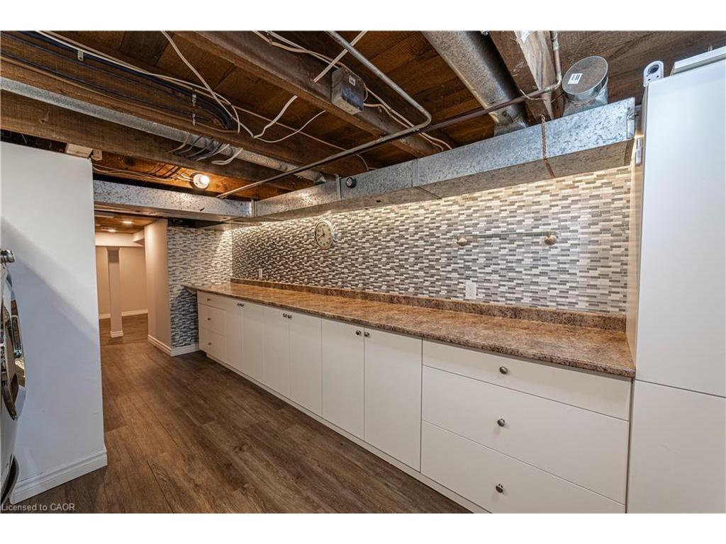 









12


Maple

Avenue,
Hamilton,




ON
L8G 2N9

