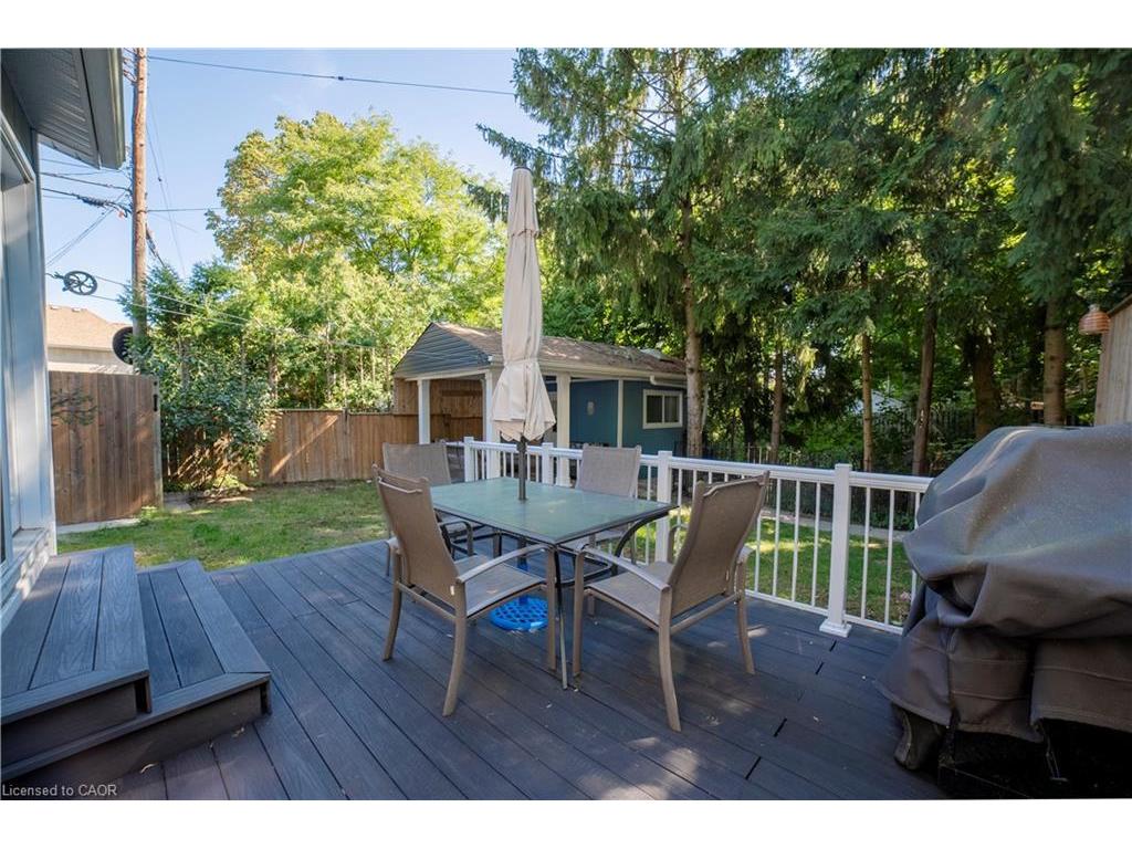 









12


Maple

Avenue,
Hamilton,




ON
L8G 2N9

