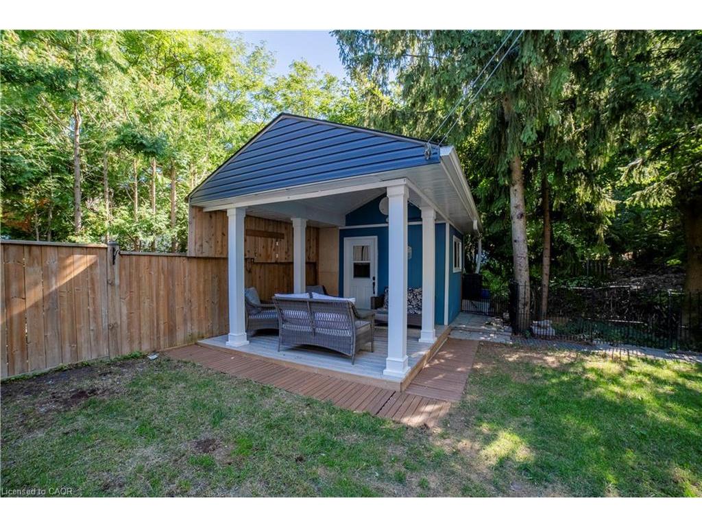 









12


Maple

Avenue,
Hamilton,




ON
L8G 2N9

