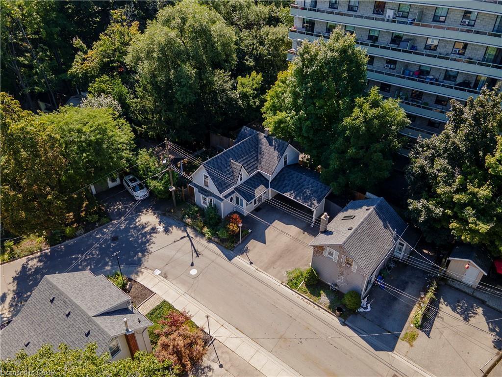 









12


Maple

Avenue,
Hamilton,




ON
L8G 2N9

