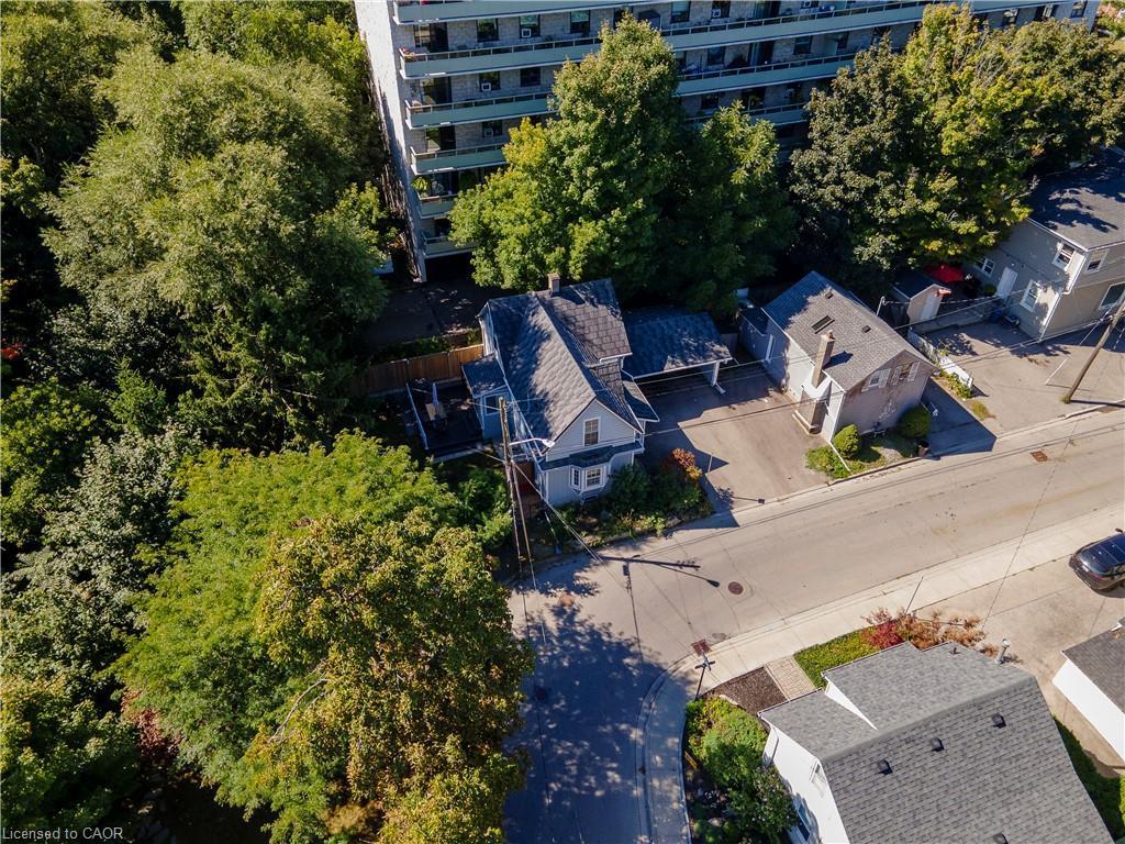 









12


Maple

Avenue,
Hamilton,




ON
L8G 2N9

