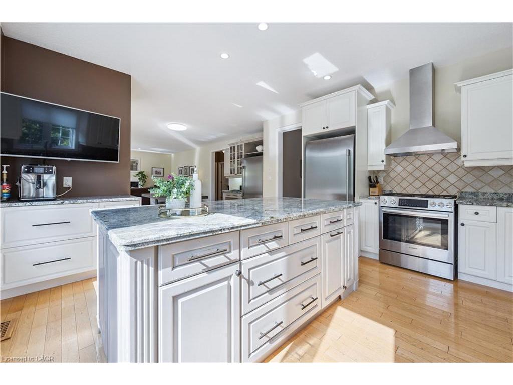 









867


Creekside

Drive,
Waterloo,




ON
N2V 2S7

