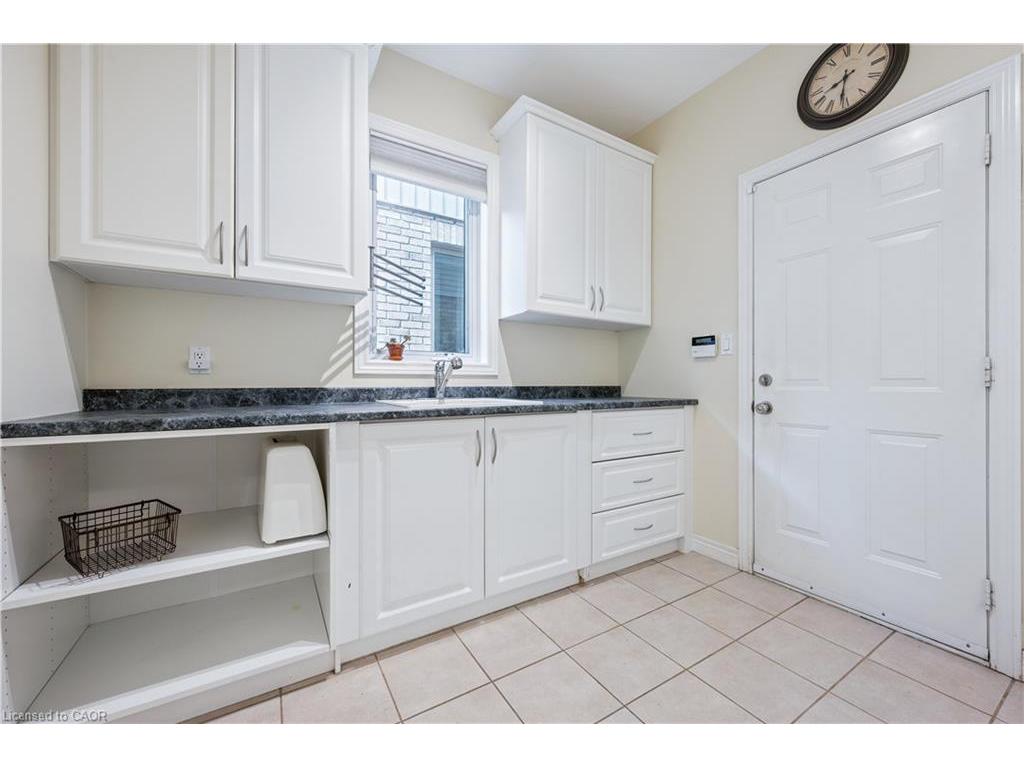 









867


Creekside

Drive,
Waterloo,




ON
N2V 2S7

