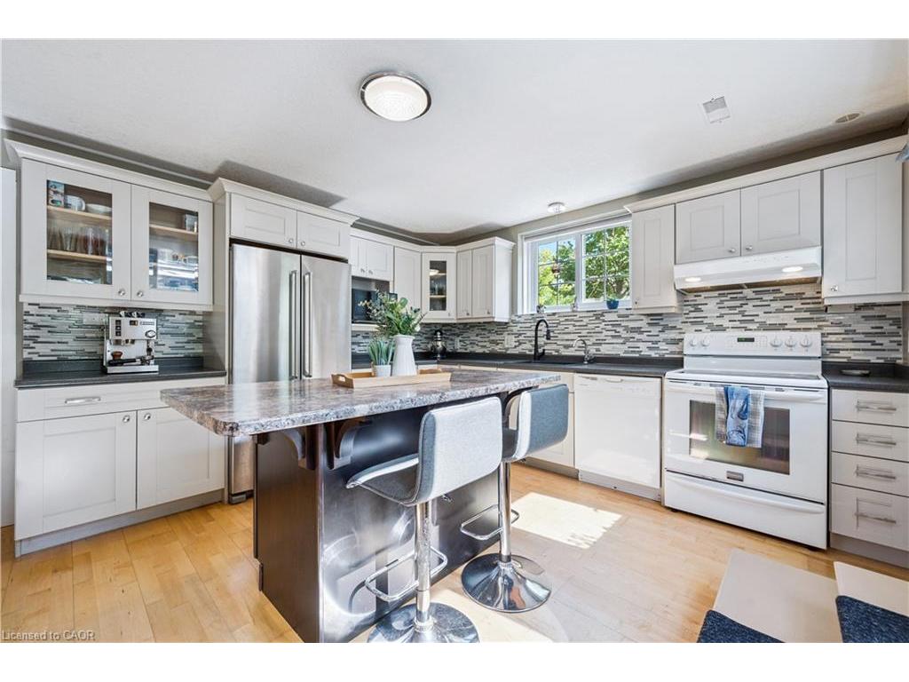









867


Creekside

Drive,
Waterloo,




ON
N2V 2S7

