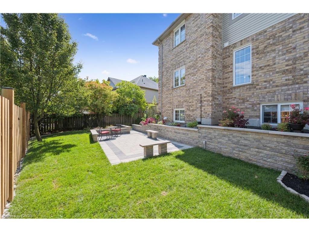 









867


Creekside

Drive,
Waterloo,




ON
N2V 2S7

