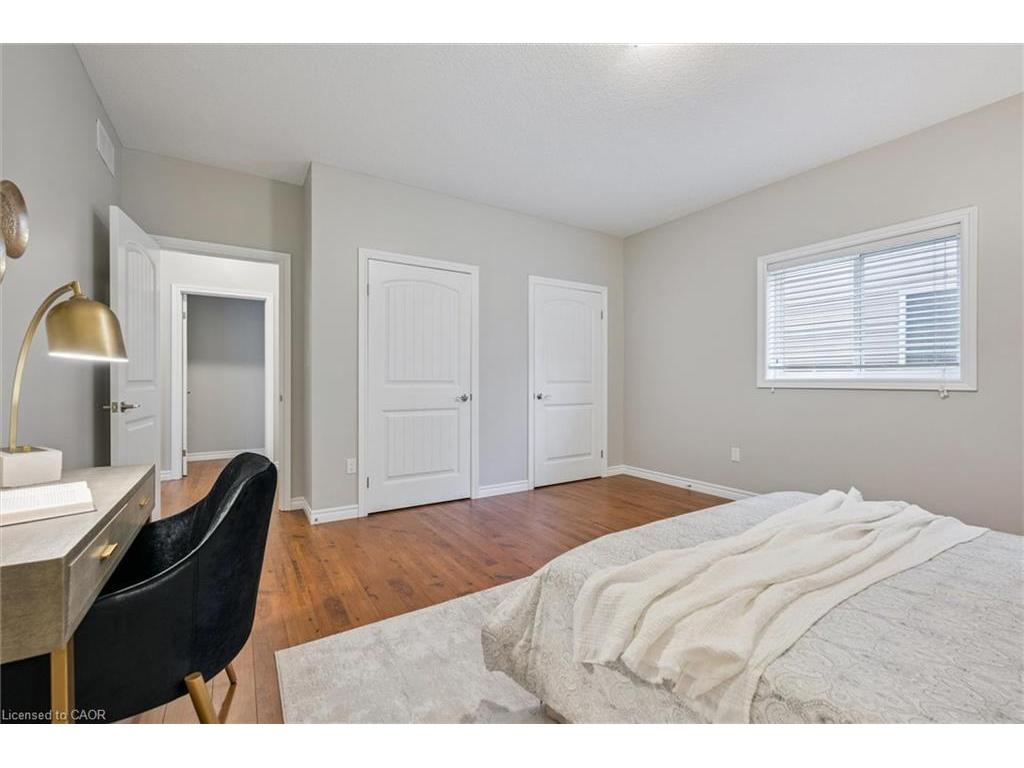 









470


Elora

Street,
Fergus,




ON
N1M 1Y8

