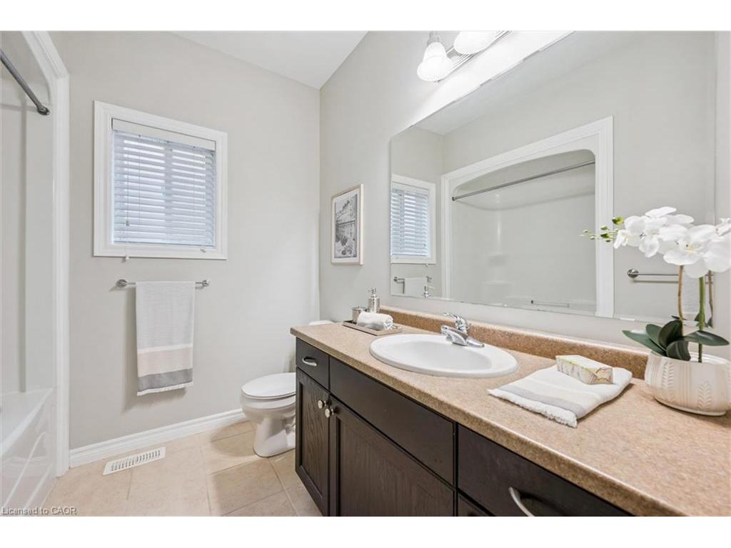 









470


Elora

Street,
Fergus,




ON
N1M 1Y8

