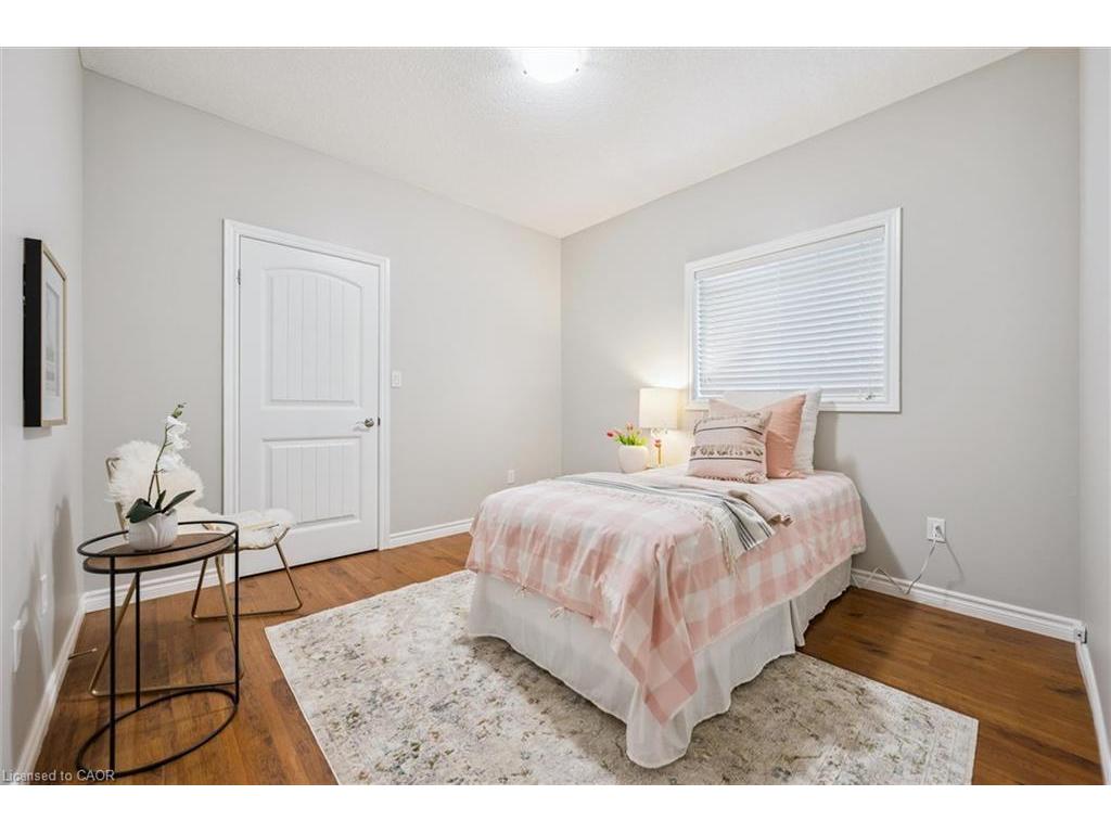 









470


Elora

Street,
Fergus,




ON
N1M 1Y8

