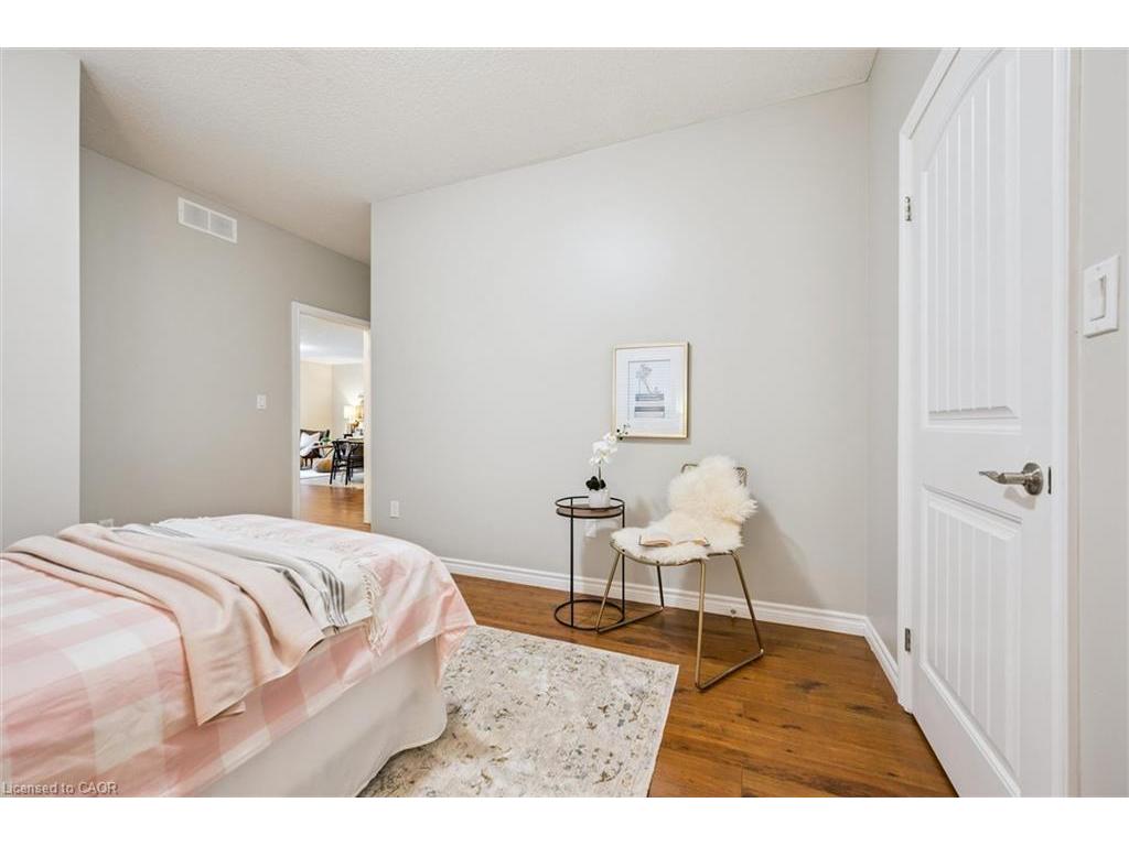 









470


Elora

Street,
Fergus,




ON
N1M 1Y8

