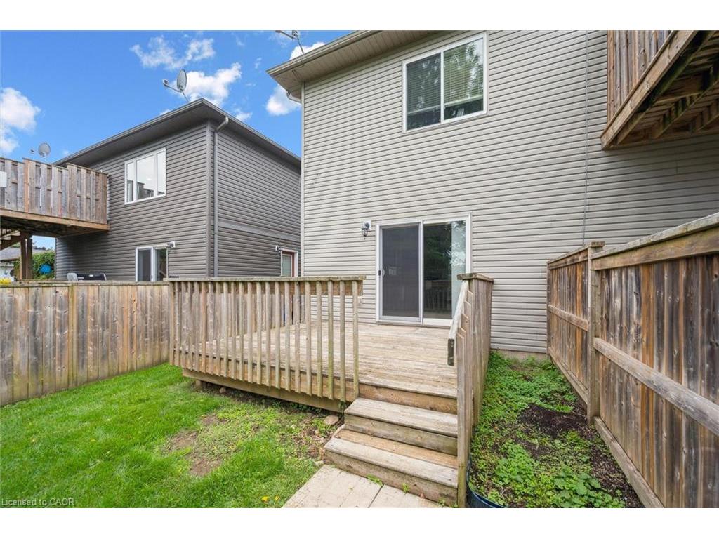 









470


Elora

Street,
Fergus,




ON
N1M 1Y8

