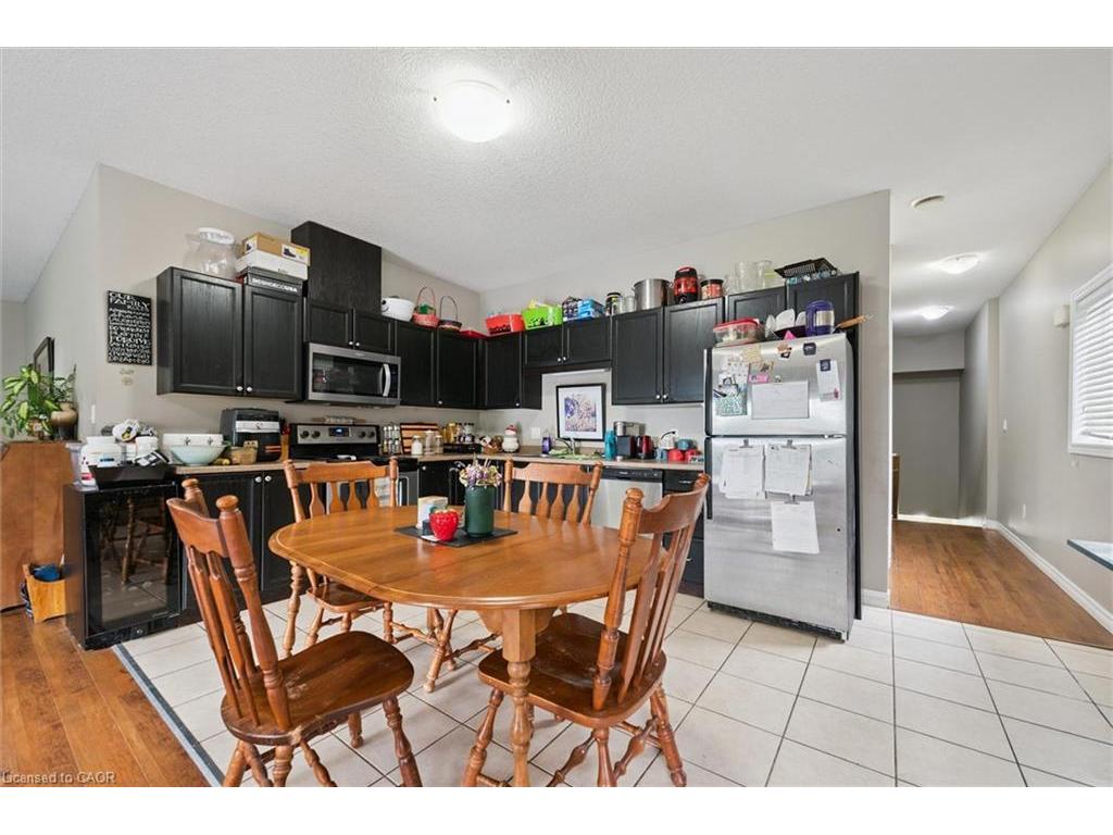 









470


Elora

Street,
Fergus,




ON
N1M 1Y8

