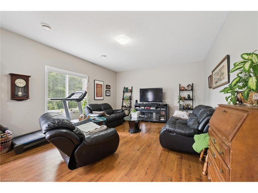 









470


Elora

Street,
Fergus,




ON
N1M 1Y8

