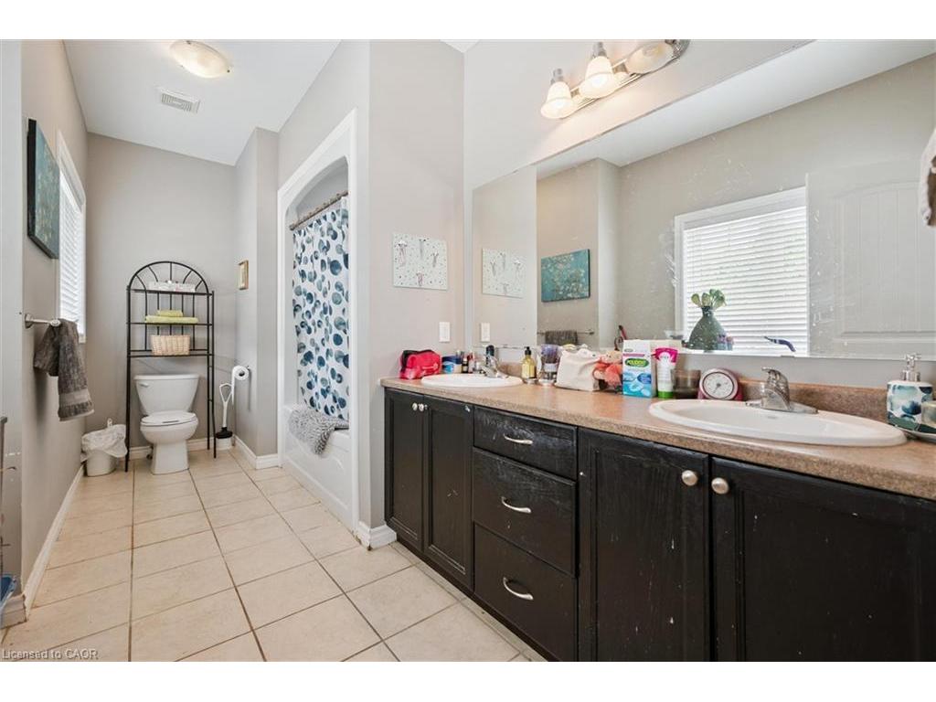 









470


Elora

Street,
Fergus,




ON
N1M 1Y8

