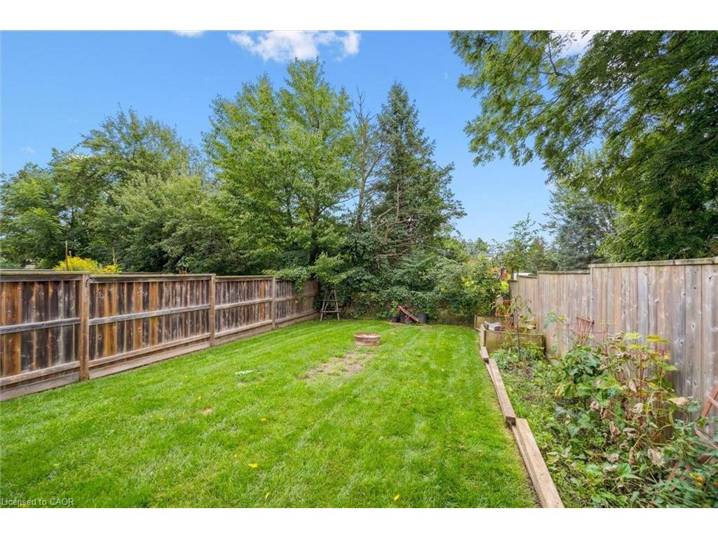 









470


Elora

Street,
Fergus,




ON
N1M 1Y8

