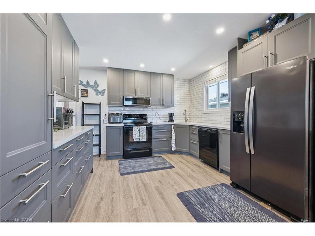









263


The Country

Way,
Kitchener,




ON
N2E 2V6

