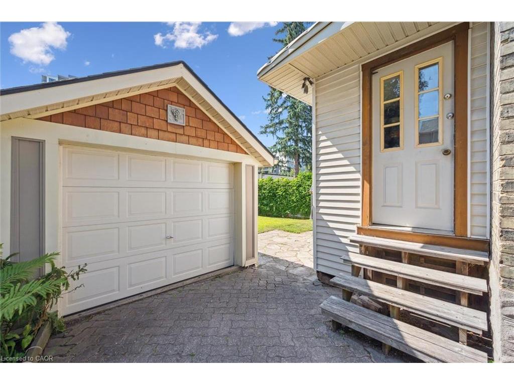 









233


Duke

Street East,
Kitchener,




ON
N2H 1B2

