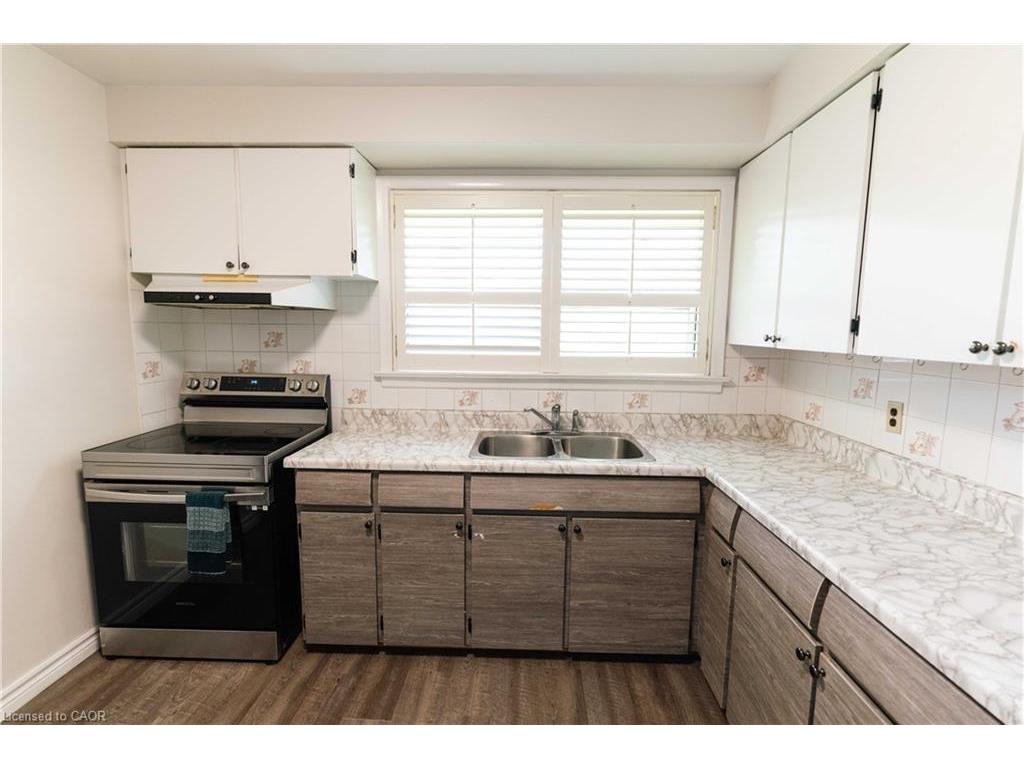 









365


Sandhurst

Drive,
Oakville,




ON
L6L 4L1


