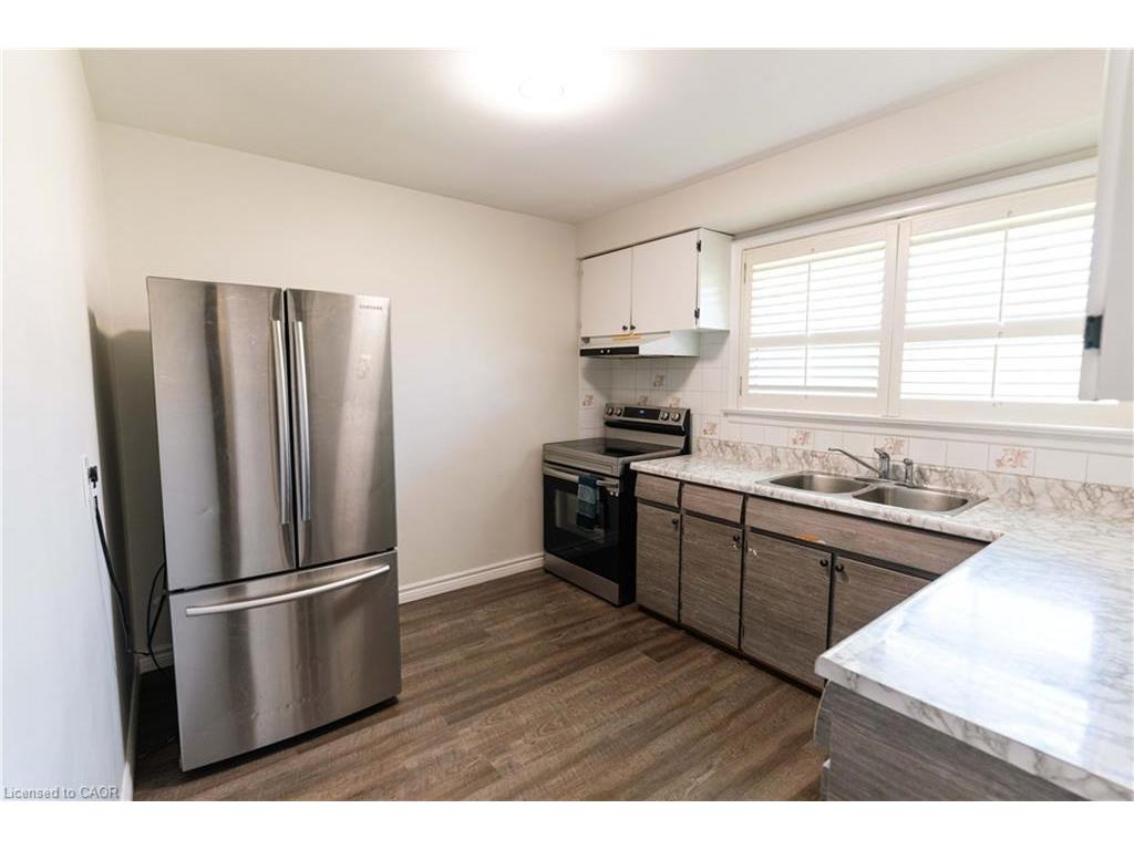









365


Sandhurst

Drive,
Oakville,




ON
L6L 4L1

