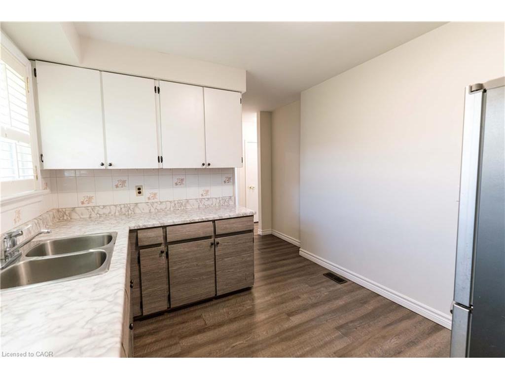 









365


Sandhurst

Drive,
Oakville,




ON
L6L 4L1

