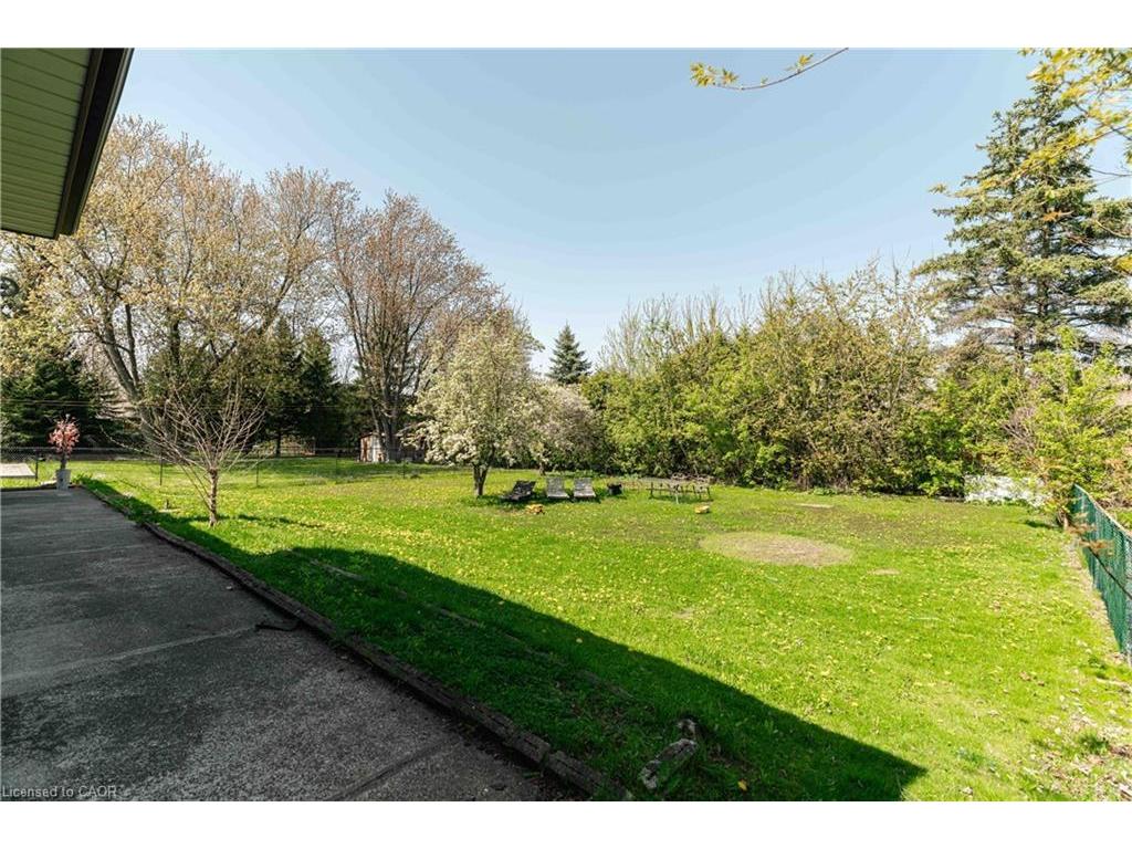 









365


Sandhurst

Drive,
Oakville,




ON
L6L 4L1

