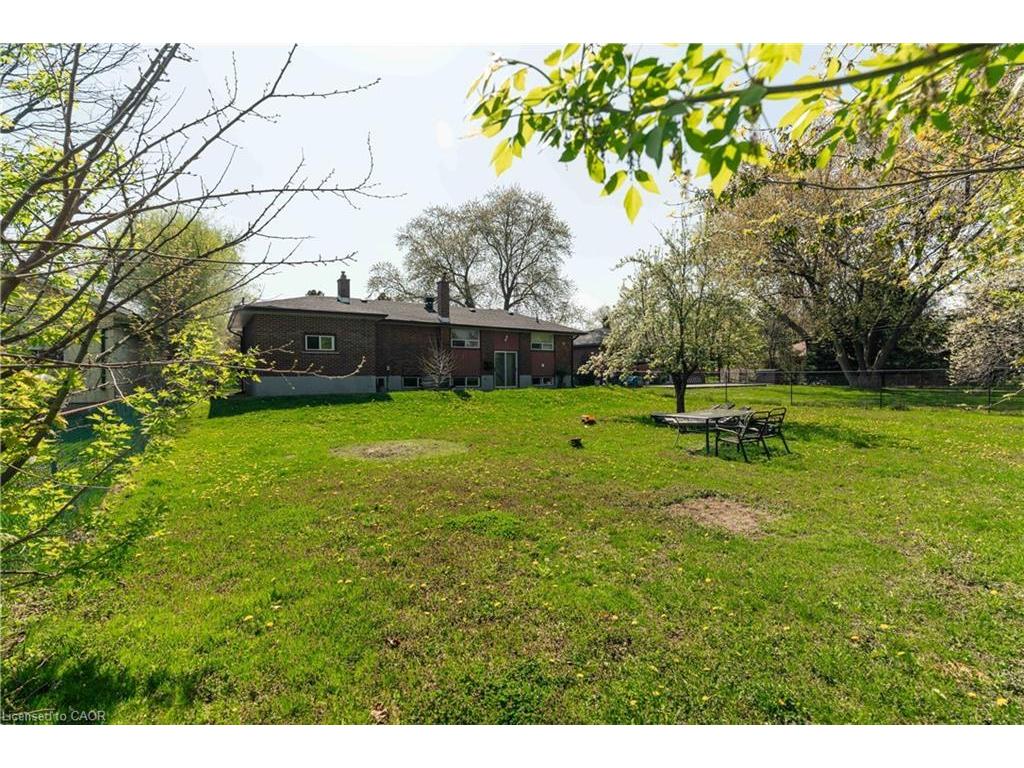 









365


Sandhurst

Drive,
Oakville,




ON
L6L 4L1

