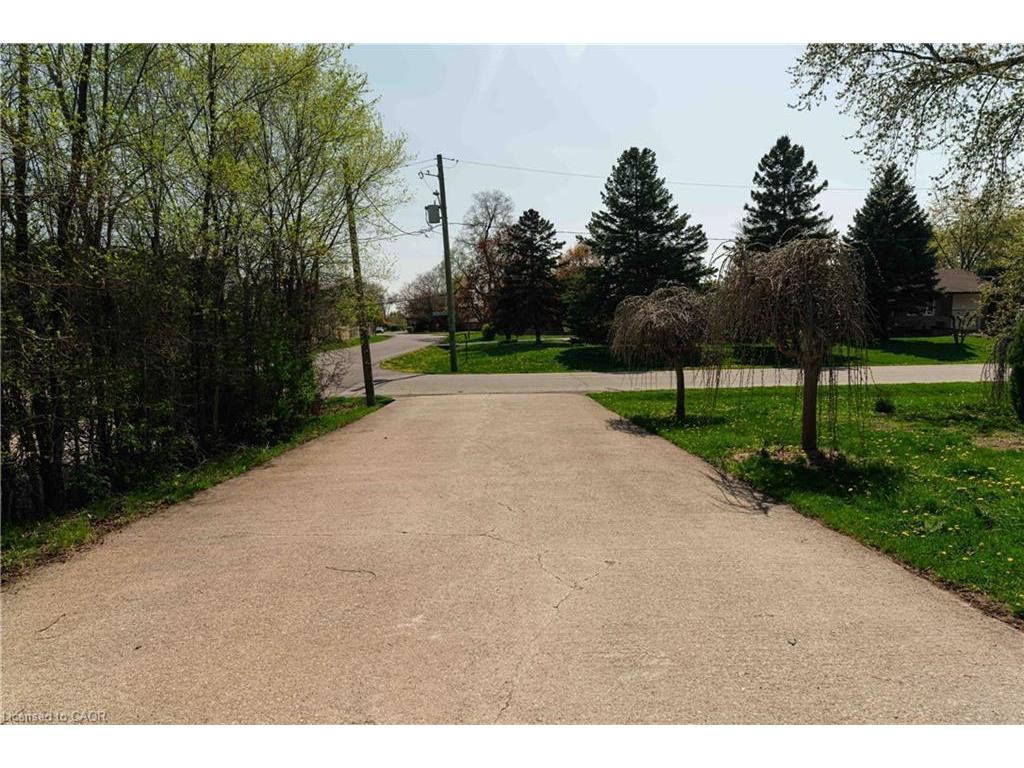 









365


Sandhurst

Drive,
Oakville,




ON
L6L 4L1

