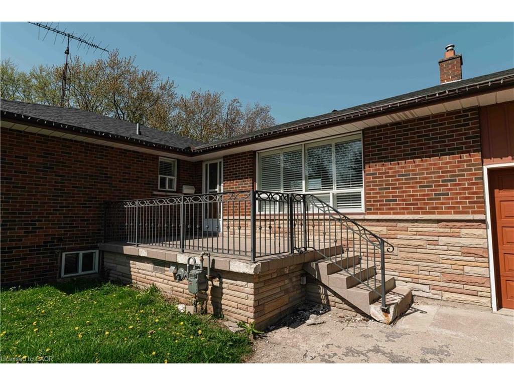 









365


Sandhurst

Drive,
Oakville,




ON
L6L 4L1

