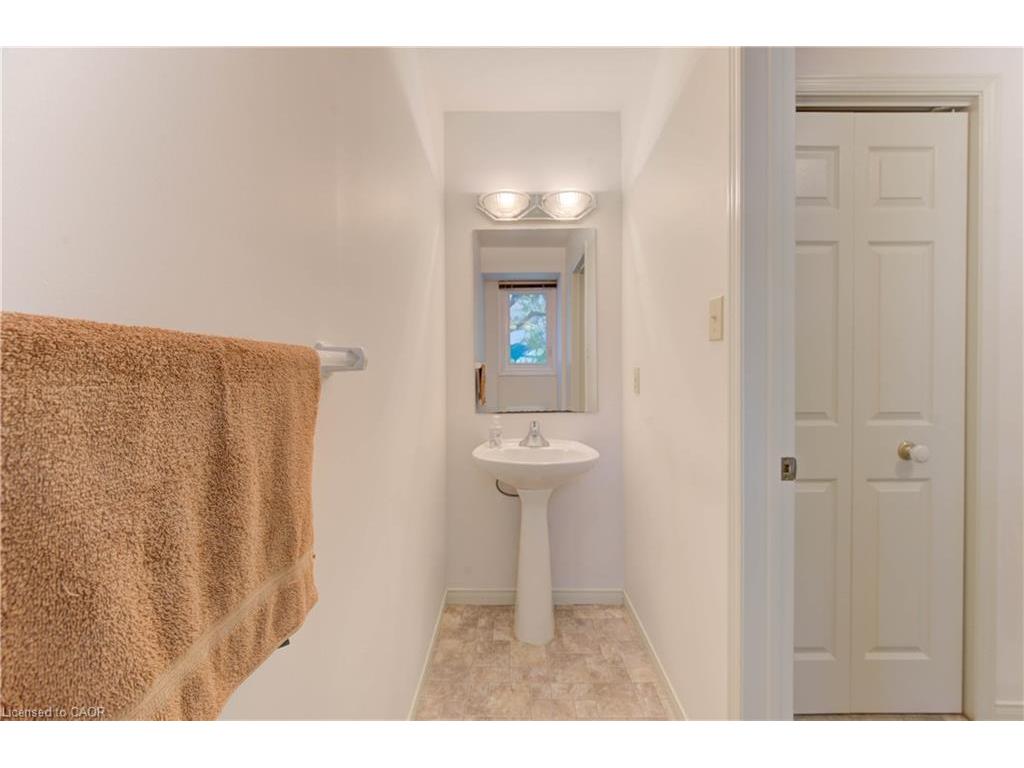 









523


Beechwood

Drive, 5,
Waterloo,




ON
N2T 2G7

