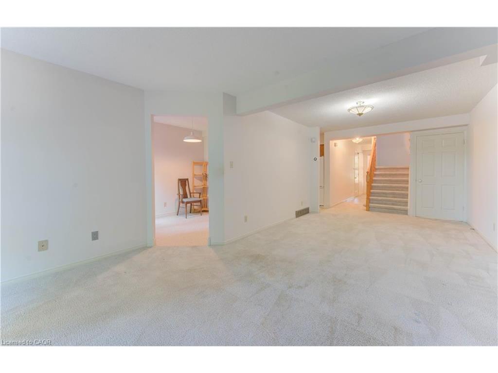 









523


Beechwood

Drive, 5,
Waterloo,




ON
N2T 2G7


