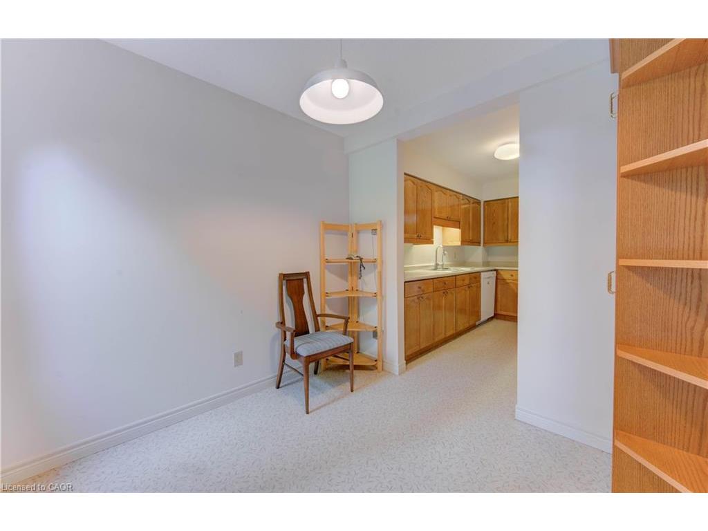 









523


Beechwood

Drive, 5,
Waterloo,




ON
N2T 2G7

