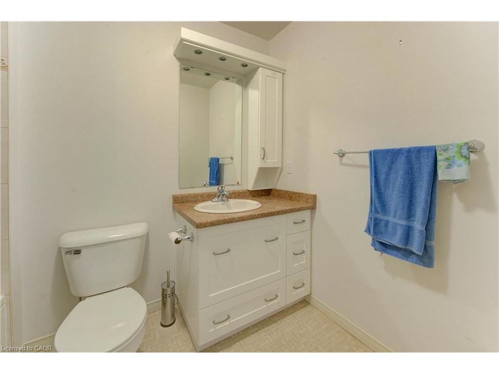 









523


Beechwood

Drive, 5,
Waterloo,




ON
N2T 2G7

