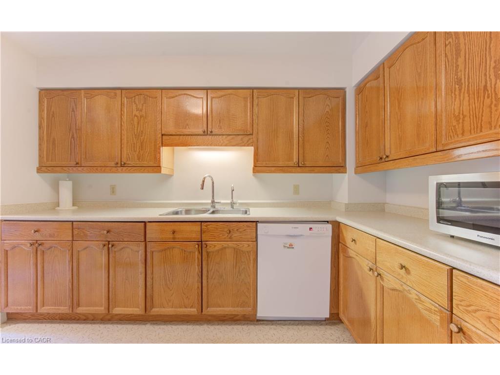 









523


Beechwood

Drive, 5,
Waterloo,




ON
N2T 2G7

