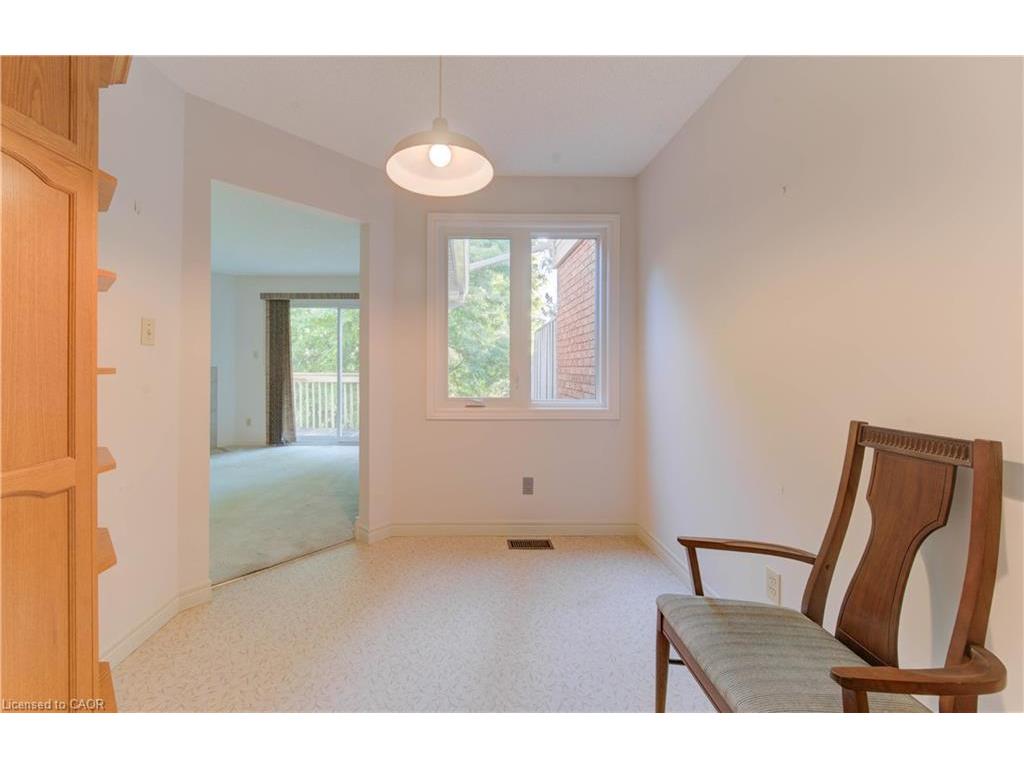 









523


Beechwood

Drive, 5,
Waterloo,




ON
N2T 2G7

