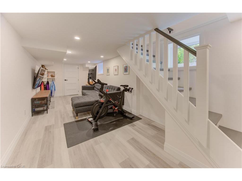 









88


Dekay

Street,
Kitchener,




ON
N2H 3T6

