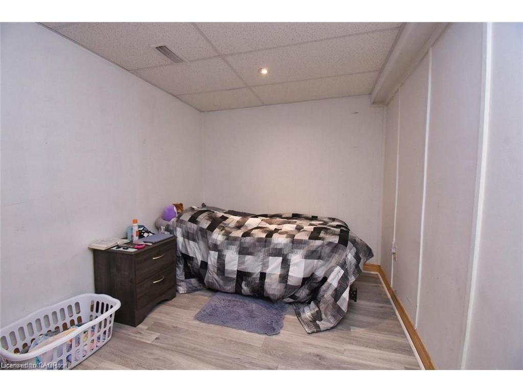 









205


Ivon

Avenue,
Hamilton,




ON
L8H 5S9

