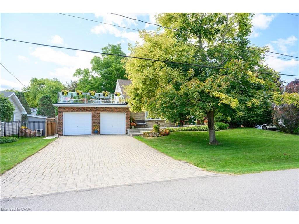 









912


Boothman

Avenue,
Burlington,




ON
L7T 1P4


